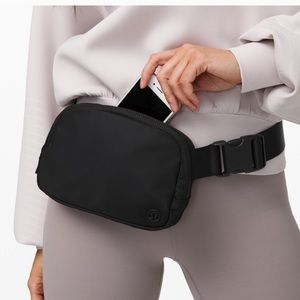 NWT Lululemon Everywhere Belt Bag